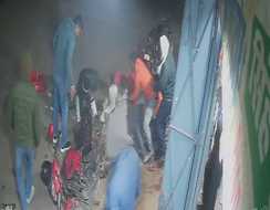 पैसे मांगने पर भड़के दबंग, दुकानदार को चाकू से गोदा, वारदात CCTV में कैद