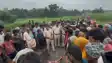 ट्रैक्टर के नीचे दबने से किसान की मौत, खेत से पटुआ ले जाते समय हुआ हादसा