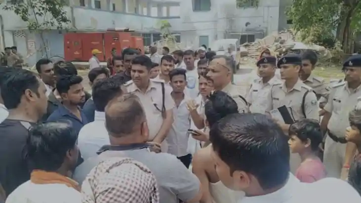 Bihar Crime: मवेशी चराने के विवाद में युवक की गोली मारकर हत् Bihar Crime: मवेशी चराने के विवाद में युवक की गोली मारकर हत्