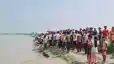 Boat Capsizes in Kosi River Several Farmers Rescued