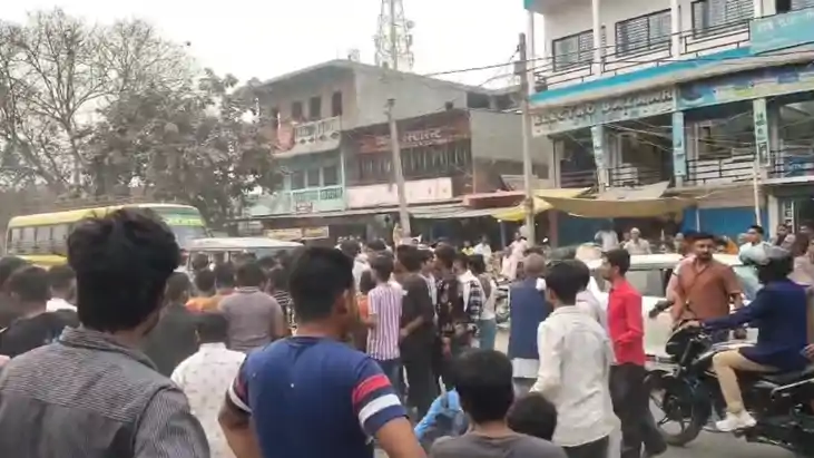 Bihar Crime : सिवान में अपराधियों ने पुलिस को दी चुनौती, थान