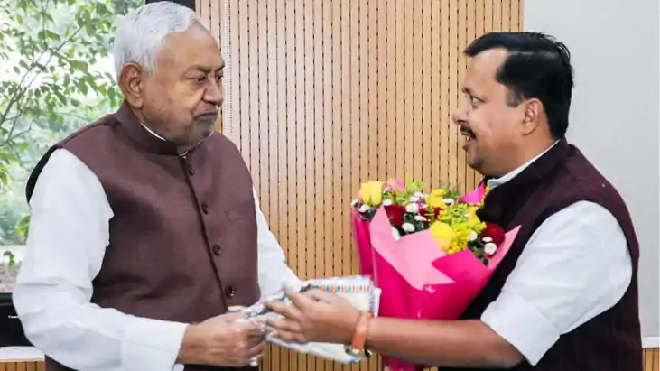 नीतीश नितिन नवीन 