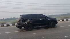 बाढ़ में पूर्व मंत्री की फॉर्च्यूनर को ट्रैक्टर ने मारी टक्कर: बाल-बाल बचीं पत्नी, सुरक्षाकर्मी सुरक्षित