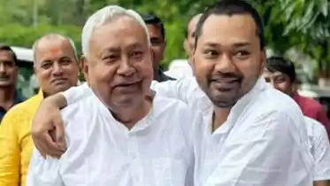 विरासत की नई 'पॉलिटिकल ट्रेनिंग': 20 दिनों तक नीतीश कुमार से राजनीति सीखेंगे निशांत, फिर निकलेंगे बिहार फतह पर