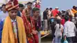 भागलपुर: विक्रमशिला सेतु क्षतिग्रस्त होने से बेपटरी हुई जिंदगी, नाव के सहारे हो रही दूल्हा-दुल्हन की विदाई