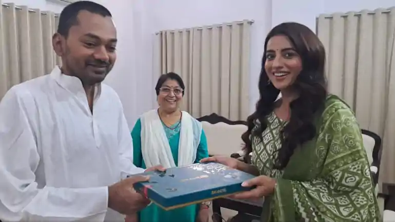 Akshara Singh met Nishant