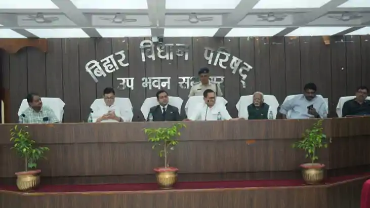 बिहार विधान परिषद में स्वास्थ्य संवाद: प्रसिद्ध यूरोलॉजिस्ट 