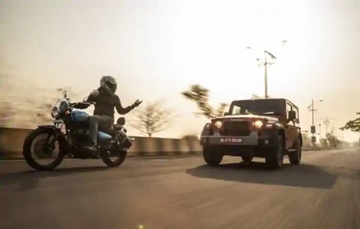 स्टंट दिखाने, दादागिरी और दिखावे का प्रतीक हैं बुलेट और थार 