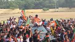 Bihar Election 2025 : गया में बीजेपी सांसद मनोज तिवारी ने किया रोड शो, लोगों से की डॉ. प्रेम कुमार को नौवीं बार विधानसभा भेजने की अपील  