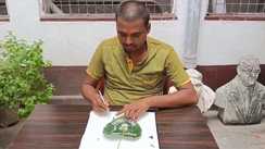 Bihar News :  दिवंगत अभिनेता नाना पाटेकर को सैंड आर्टिस्ट मधुरेंद्र कुमार ने दी अनोखी श्रद्धांजली , पीपल के पत्ते पर उकेरी जीवंत तस्वीर 
