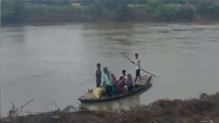 Bihar News: पुल के इंतजार में जिंदगी, 500 मीटर दूर NH-19, पह