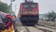 Flood Victims Take Shelter by Railway Tracks as Ganga Rises