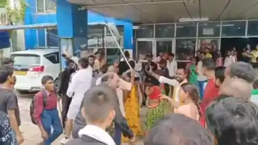 Bihar News: मगध मेडिकल अस्पताल में फिर बवाल, नवजात की जानकारी लेने पहुंचे परिजन गार्डों से भिड़े
