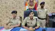 पुलिस की त्वरित कार्रवाई से संभावित आपराधिक घटना की साजिश नाकाम : अवैध हथियारों के साथ 3 गिरफ्तार, 1 नाबालिग निरुद्ध