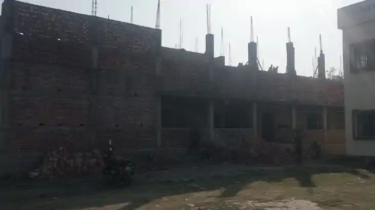 विद्यालय भवन निर्माण में भ्रष्टाचार की भेंट चढ़ा 1 करोड़, बन
