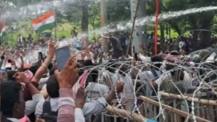 Jharkhand CGL Protest Turns Violent as Students Storm Assemb