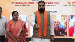 Bihar CM Transfers 1423 Cr Pension to 97 84 Lakh Beneficiaries August