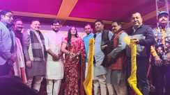 Bihar News : छपरा के माला गाँव पहुंचे जदयू नेता छोटू सिंह, शादी के बाद गायिका स्वाति मिश्रा को दिया आशीर्वाद