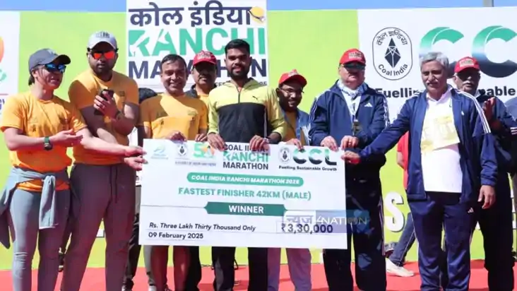 Jharkhand News : रांची में आयोजित कोल इंडिया मैराथन में पहुं