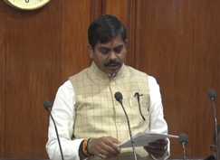 अनुदान नहीं, अब वेतनमान चाहिए : विधान परिषद में एमएलसी जीवन कुमार की दहाड़: खंडहर हो रहे स्कूल, शिक्षकों का भविष्य अंधकार में, सरकार ने गठित की हाई लेवल कमिटी