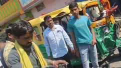 रोहतास में मौत का तांडव: बाइक और ऑटो की टक्कर में दो दोस्तों की गई जान, एक महिला की हालत गंभीर