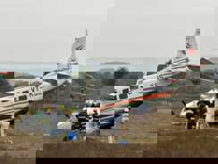 मौत को मात! तकनीकी खराबी के बाद खेत में गिरा विमान, पायलट की सूझबूझ से बची 6 जिंदगियां