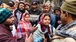 Bihar crime : भागलपुर कोर्ट में पति-पत्नी का 'हाई वोल्टेज ड्रामा', साथ ले जाने की जिद पर अड़ा पति, कोर्ट ने कहा— 'पत्नी बालिग है, फैसला उसका' 