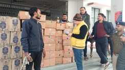 Bihar Crime : मुजफ्फरपुर में उत्पाद विभाग ने तीन गाड़ियों से जप्त की लाखों रूपये की शराब, मौके से एक को किया गिरफ्तार 