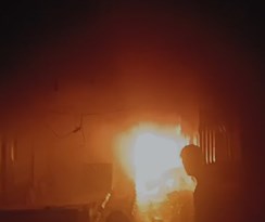 बीज भंडार के दुकान -गोदाम में  लगी भीषण आग, लाखों रुपए के नुकसान का अनुमान, लोगों में मची अफरातफरी  