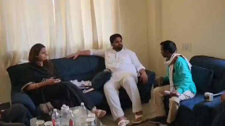 Bihar News : नवीनगर विधायक चेतन आनंद ने लगाया जनता दरबार, और