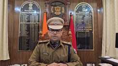 Bihar News : मोतिहारी एसपी स्वर्ण प्रभात का बड़ा एक्शन, एक ही थाने में जमे 88 पुलिस अधिकारियों का एक साथ किया तबादला