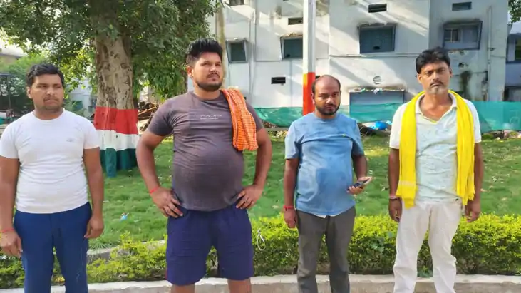 Bihar News : चार साल पहले बड़े भाई की करंट लगने से गयी जान, 