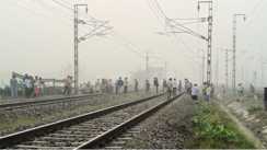 Bihar News : कैमूर में कोहरे का कहर, ट्रेन की चपेट में आने से दो सगे भाइयों की हुई दर्दनाक मौत, बरेज गांव में पसरा मातम