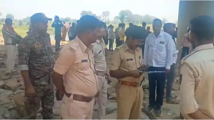कैमूर: दुर्गावती नदी किनारे सूटकेस में मिले मानव शरीर के टुक