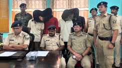 Bihar News : नालंदा में 'चारधाम यात्रा' के नाम पर ठगी करनेवाले 4 साइबर अपराधी गिरफ्तार, पुलिस ने मोबाइल और आपत्तिजनक कागजात किये बरामद 