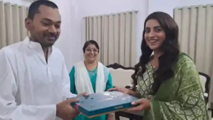 Akshara Singh Meets Nishant Kumar Sparks Political Buzz in B