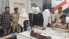 Bihar News : बगहा पुलिस का बड़ा एक्शन, अंतरजिला बाइक चोर गिरोह के 4 सदस्यों को किया गिरफ्तार, चोरी की 3 बाइक किया बरामद