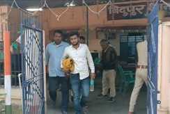 बॉयफ्रेंड की ब्लैकमेलिंग से परेशान युवती ने खुद को लगाई आग, इलाज के दौरान युवती ने तोड़ा दम