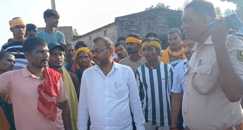 Bihar News - टेम्पो की टक्कर से साइकिल सवार युवक की मौत, मुआवजे की मांग को लेकर सड़क जाम