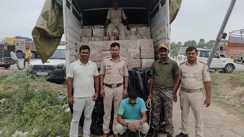 Bihar News : गयाजी में उत्पाद विभाग की टीम ने की बड़ी कार्रवाई, डीसीएम ट्रक पर लोड लाखों रूपये की विदेशी शराब किया जब्त, मौके से चालक को किया गिरफ्तार
