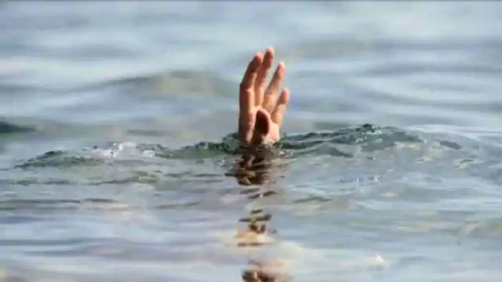 Bihar News : भागलपुर में घर के पास जमे पानी में डूबने से डेढ