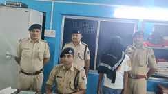 Bihar Crime : भागलपुर में 30 लाख की स्मैक के साथ पुलिस ने तस्कर को किया गिरफ्तार, कट्टा और रिवॉल्वर किया बरामद
