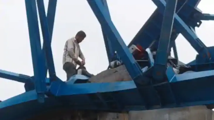 Bihar Launcher Collapse: भरभरा कर गिरा पुल , कई मजदूर घायल, 