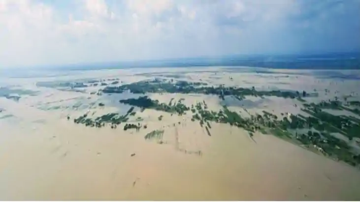 Bihar Flood News : भागलपुर में बाढ़ का कहर, गहरे पानी में डू