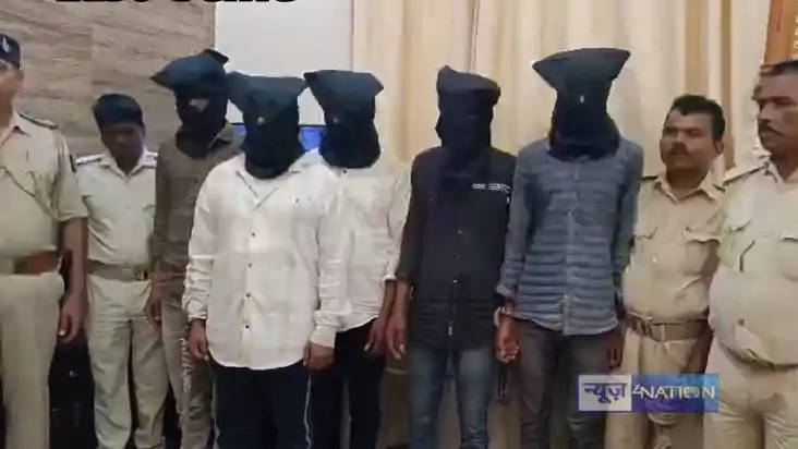Bihar Crime - मुर्गा लदे पिकअप को लूटनेवाले पांच बदमाशों को 