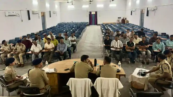 Bihar News : मुजफ्फरपुर एसएसपी ने स्वर्ण कारोबारियों के साथ 