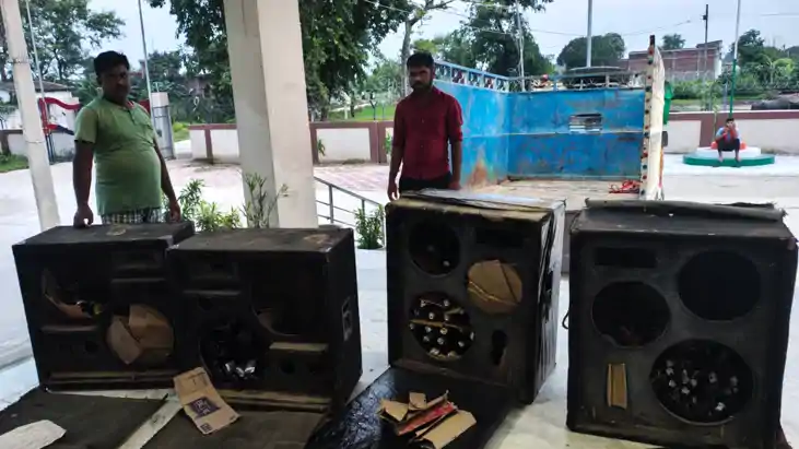 Bihar Crime : मुजफ्फरपुर में साउंड बॉक्स से विदेशी शराब की ब