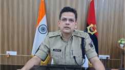 थाना परिसर से गिट्टी लदा जब्त ट्रक गायब मामले मे SP की बड़ी कार्रवाई : मुंशी व सिपाही निलंबित, तत्कालीन थानाध्यक्ष पर भी गाज