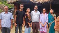 BPSC EXAM : 70वीं BPSC में परचम लहराने वाली मौसमी कुमारी से मिलने पहुंचे खान सर, जमीन पर बैठकर खाया खाना, दिया प्रेरणादायक संदेश