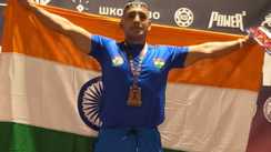 Bihar News : गया के अजय यादव ने रचा इतिहास, पहले रिक्शा चलाया, फिर सेना में की नौकरी, अब पावरलिफ्टिंग चैंपियनशिप में जीता स्वर्ण पदक 